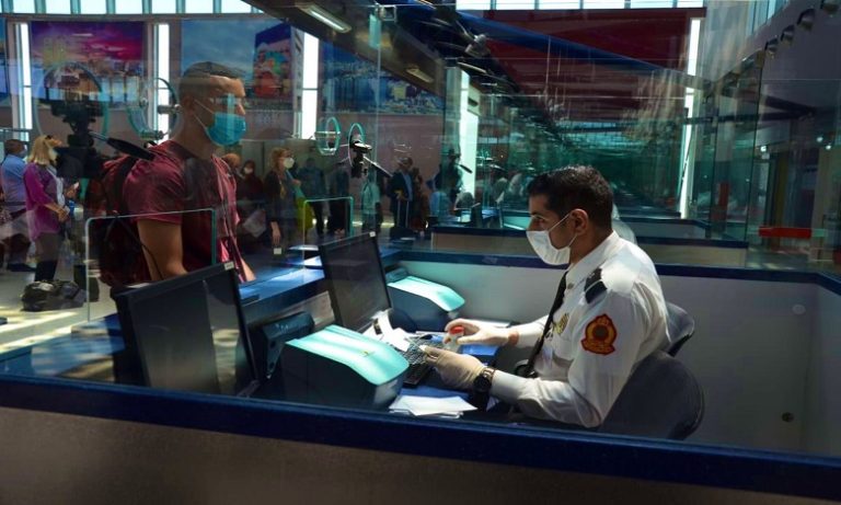 الحرب على تزوير الوثائق الصحية المتعلقة بكوفيد ـ19: حجز 425 شهادة اختبار (PCR) و23 جواز تلقيح مزور