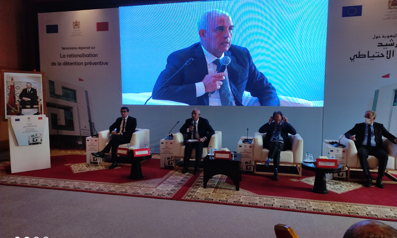 الدعوة إلى تطوير الإطار القانوني الوطني ليشمل بدائل اعتقال تتلاءم مع الظروف الاقتصادية والاجتماعية