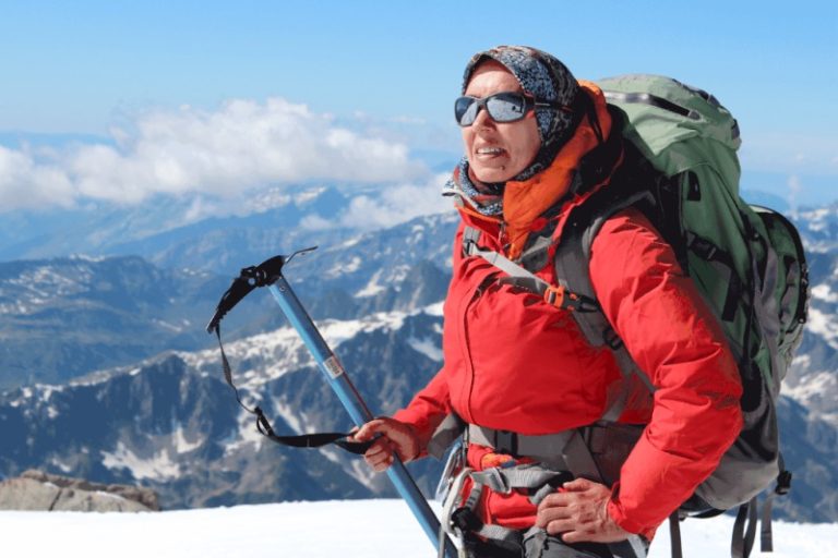 الرباط .. المغامرة المغربية بشرى بايبانو تعرض قصة نجاحها في تسلق قمم العالم السبع