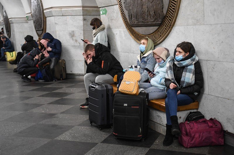 الطلبة المغاربة العائدون من أوكرانيا يتخوفون من صعوبة استكمال دراستهم في دول أخرى