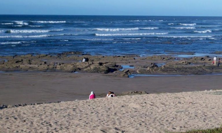 اللواء الأزرق يرفرف من جديد بشاطئ سيدي رحال