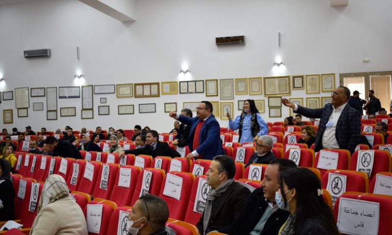 المجلس الجماعي لفاس .. المعارضة تنسحب والأمن الخاص يتدخل