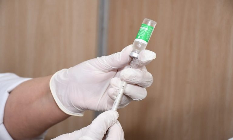 المديرية الجهوية للصحة توضح.."أزمة قلبية حادة وراء وفاة رجل مسن أمام مركز التلقيح بخريبكة "