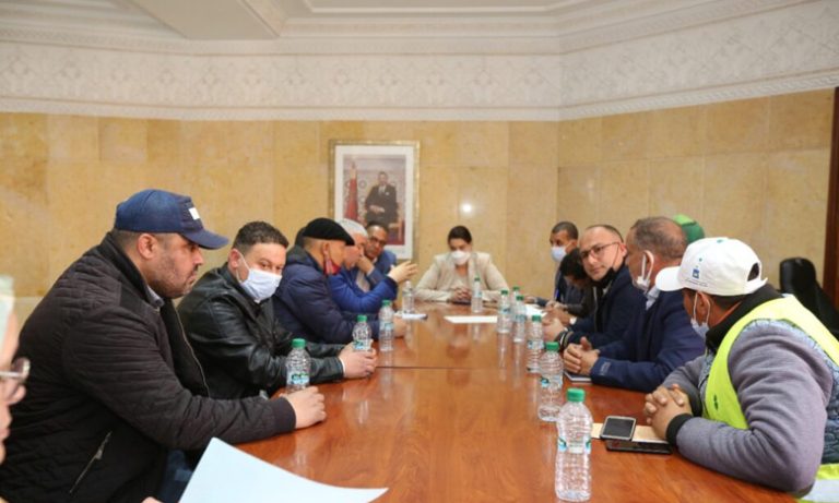 المنصوري تمتص غضب عمال النظافة وتلتزم بفتح الحوار مع شركة التدبير المفوض بمقاطعة المنارة