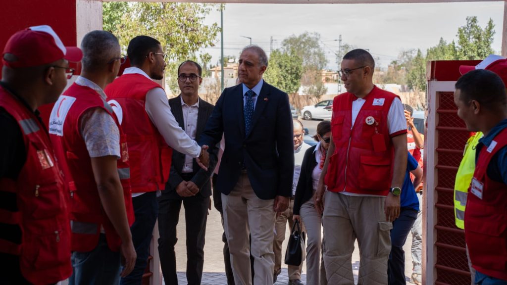 الهلال الأحمر المغربي يواصل تقديم الدعم والمساعدة للمناطق المتضررة من الزلزال