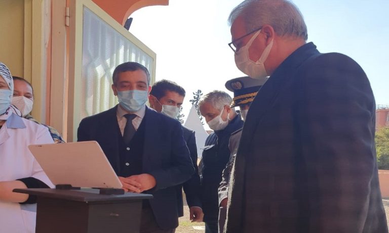 انطلاق عملية التسجيل المسبق للاستفادة من التلقيح ضد فيروس "كوفيد 19" وطريقة سير العملية على مستوى عمالة مراكش