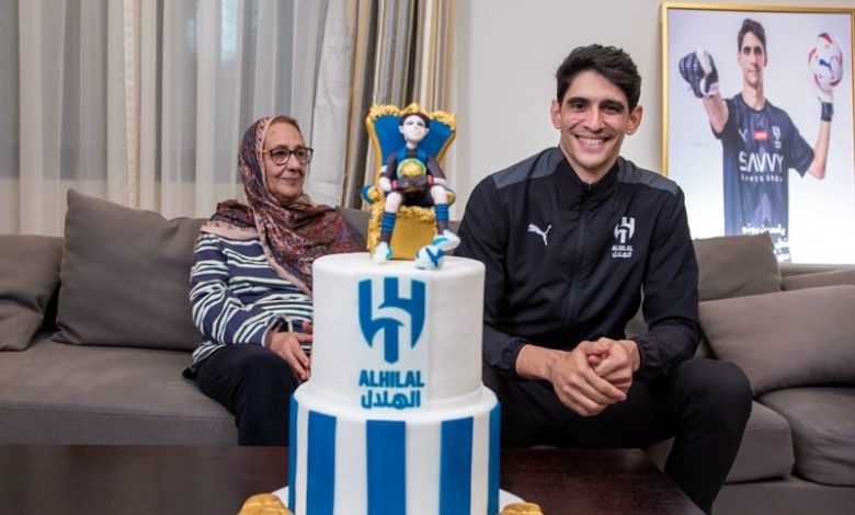 بونو يكشف سبب غيابه عن حفل الجوائز بونو يكشف سبب غيابه عن حفل الجوائز