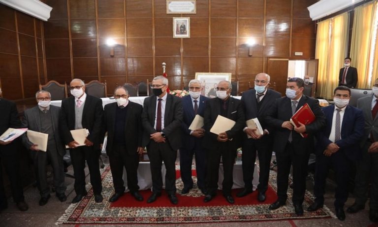 توشيح 4 موظفين بهيئة كتابة الضبط بالدائرة الاستئنافية بمراكش بأوسمة ملكية