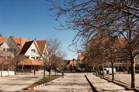 توقيع اتفاقية لإعادة تأهيل موقع دير "تومليلين" بإفران