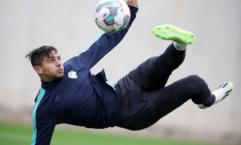 ثلاثة أندية أوروبية تراقب لاعب الرجاء سوبول ثلاثة أندية أوروبية تراقب لاعب الرجاء سوبول