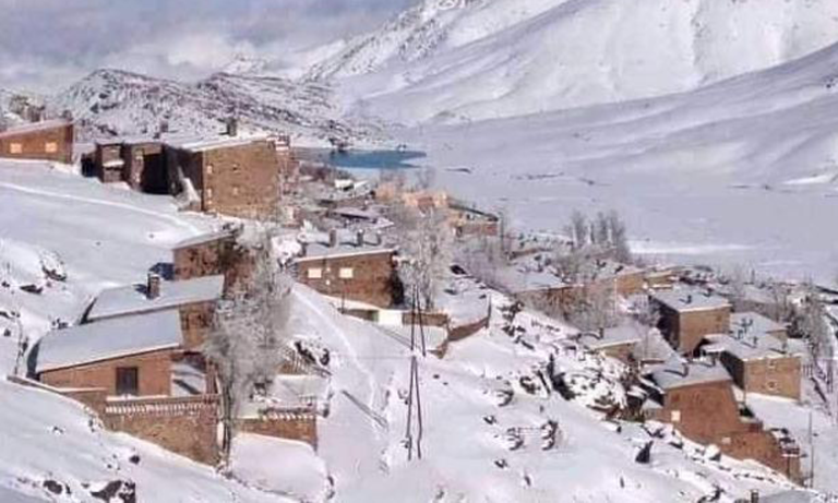 جبال بني ملال.. 75 دوارا وتجمعا سكنيا مهددا بالعزلة في حال استمرار سقوط الثلوج