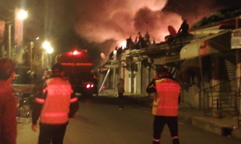 حريق يلتهم مجموعة من المحلات التجارية بسوق "الجوطية" ببني ملال