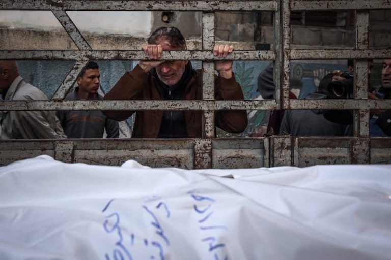 حماس: إسرائيل تقتل 165 شخصا في يوم