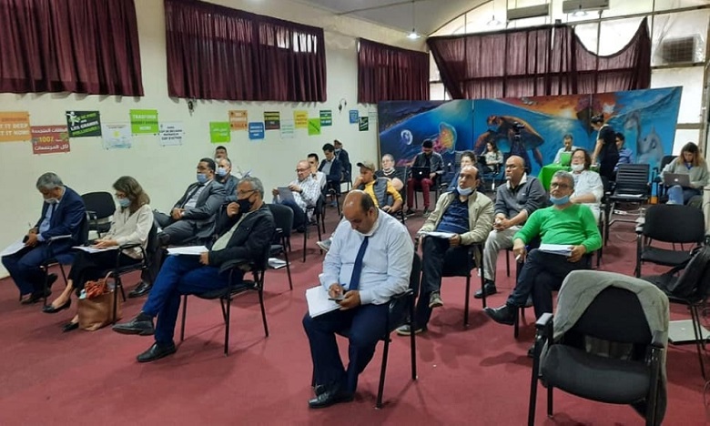 خبراء بيئيون وطنيون ودوليون يناقشون تحديات تغير المناخ