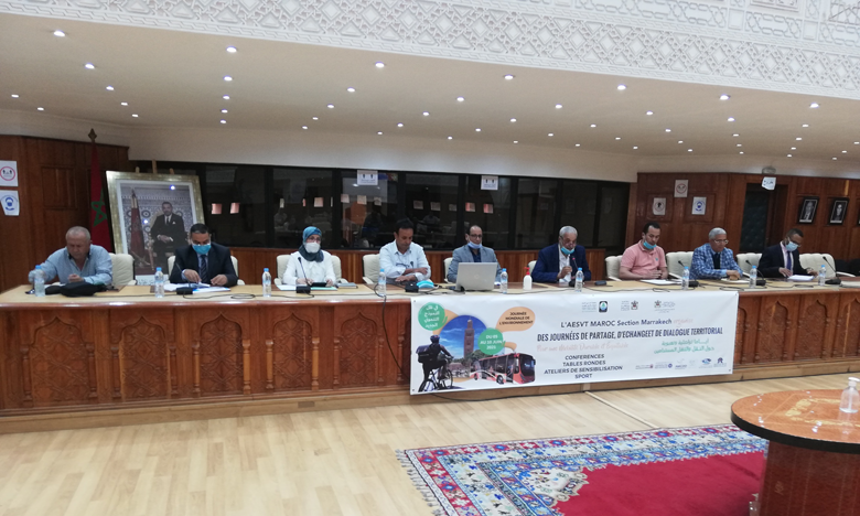 خبراء وباحثون يتدارسون بمراكش إستراتيجية إرساء النقل المستدام في ظل النموذج التنموي الجديد