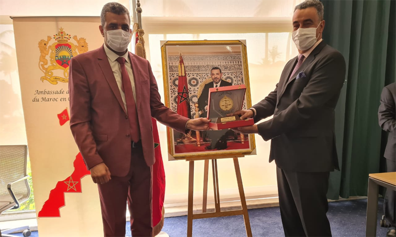 رئاسة النيابة العامة تنصت بالكوت ديفوار إلى اهتمامات وقضايا الجالية المغربية