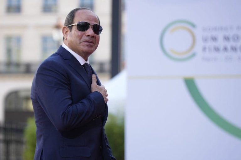 رسميا .. فوز السيسي بفترة رئاسية جديدة