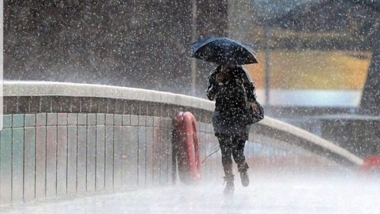 زخات مطرية قوية وثلوج ورياح قوية اليوم الخميس وغدا الجمعة بعدد من الأقاليم
