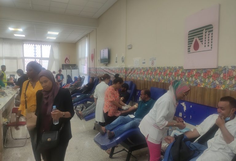 زلزال الحوز .. جمع أزيد من 600 كيس من الدم وتعبئة في أوساط الأطقم الطبية بمراكش