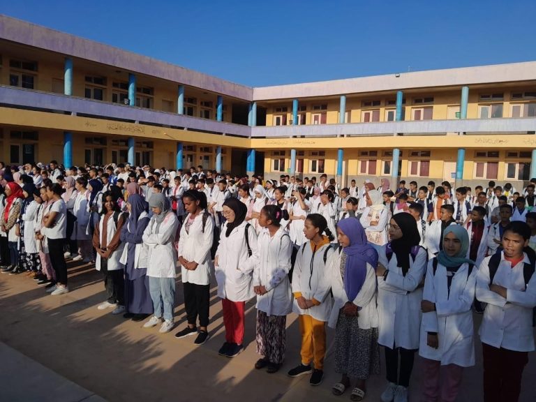 زلزال المغرب .. تلاميذ وأطر الؤسسات التعليمية يقرأون الفاتحة ترحما على أرواح الضحايا