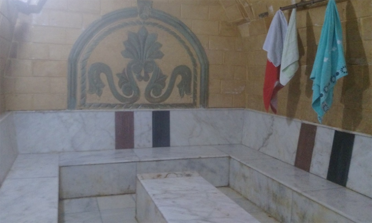 سلطات طنجة تغلق الحمامات وصالات التدليك تنفيذا للتدابير الاحترازية