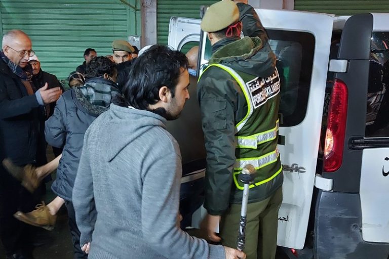 سلطات مراكش تأوي المشردين وبدون مأوى في حملة واسعة بعد موجة البرد القارس