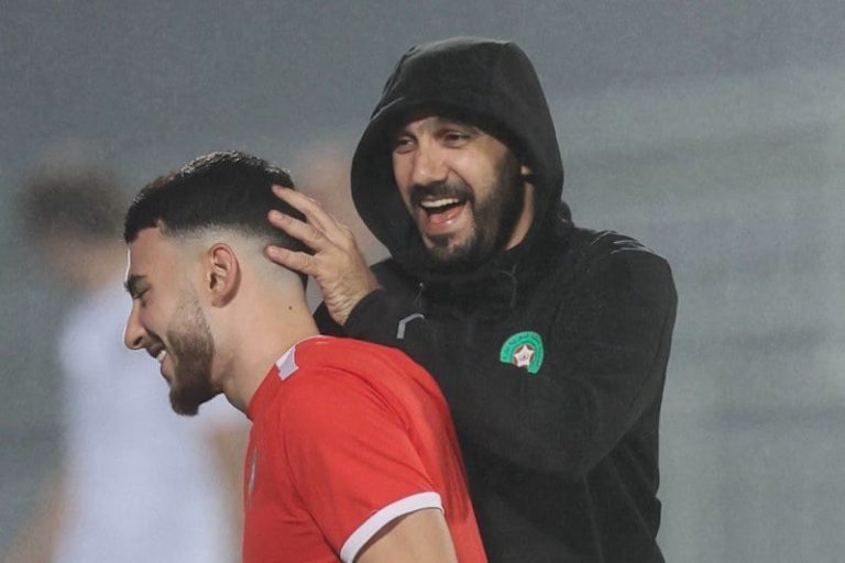 شاعر يحلم بالمشاركة مع الأسود في "الكان"