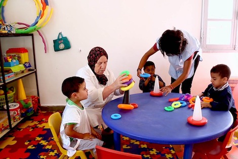 عواطف حيار وشكيب بنموسى يبحثان إمكانية فتح أقسام للتعليم عن بعد لأطفال مرضى التوحد