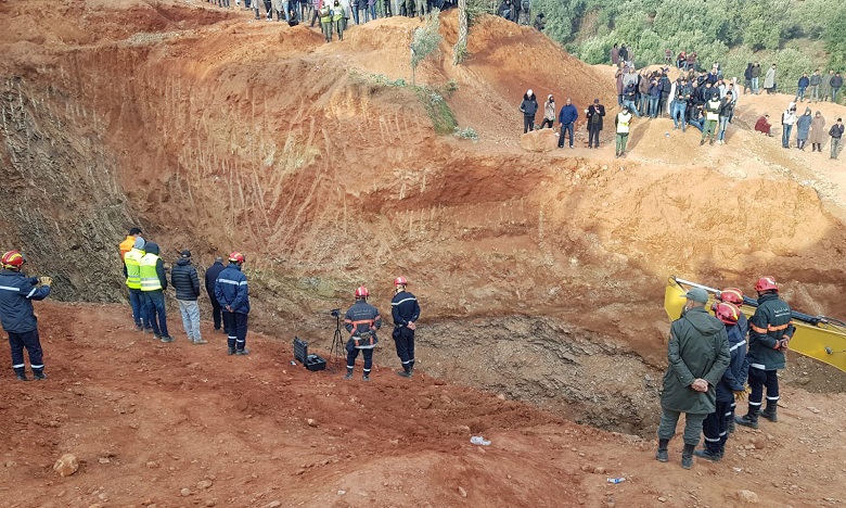 فرق الإنقاذ تستعد لبدء عمليات الحفر الأفقي ولجنة التتبع تؤكد "الحفر وصل إلى 30 مترا والطفل ريان لم يأكل لكن الأمل في إنقاذه حيا كبير جدا"