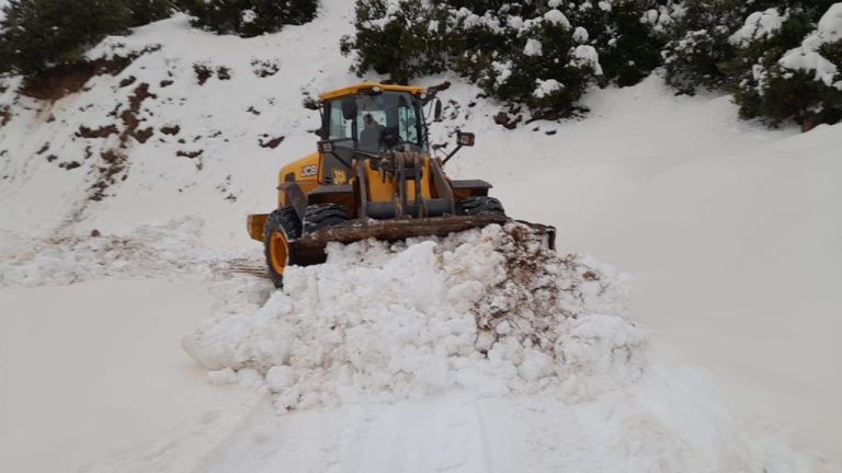 فك العزلة عن 37 دوار بـ 6 جماعات ترابية حاصرتها الثلوج باقليم الحوز