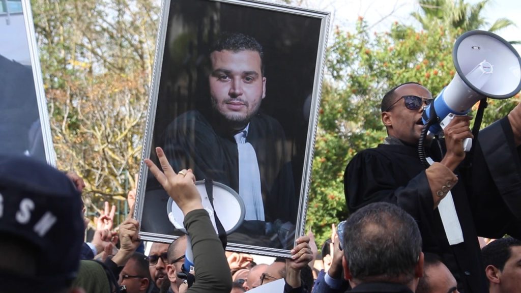 في خامس أيام احتجاجاتهم .. محامو المملكة في وقفة حاشدة أمام محكمة النقض بالرباط رفضا لإلزامية الإدلاء بالجواز الصحي في الولوج للمحاكم