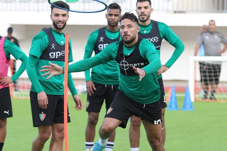 "فيفا" يهدد الجزائري بلايلي بالإيقاف سنتين