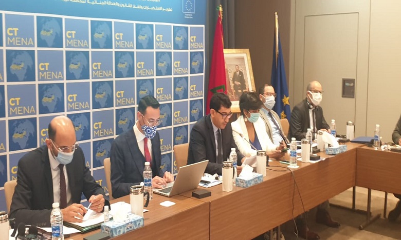 قضاة النيابة العامة في دورة تكوينية حول آليات مكافحة الجريمة المنظمة بحضور خبراء دوليين