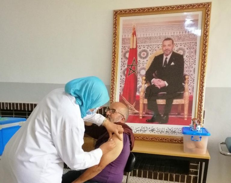 كوفيد 19: أقبال كبير لمهنيي الصحة بمكناس على الجرعة الثالثة