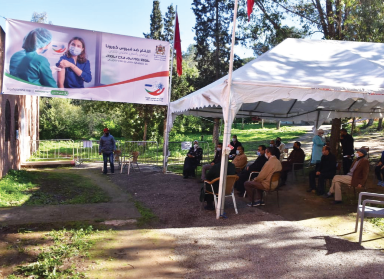 كوفيد-19: توسيع الفئة المستهدفة بالتلقيح لتشمل البالغين 20 سنة فما فوق