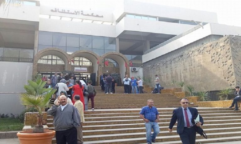 كونفدراليو العدل يحتجون أمام المحاكم غدا ويطالبون رئيس الحكومة بإلغاء مباراة المحررين القضائيين