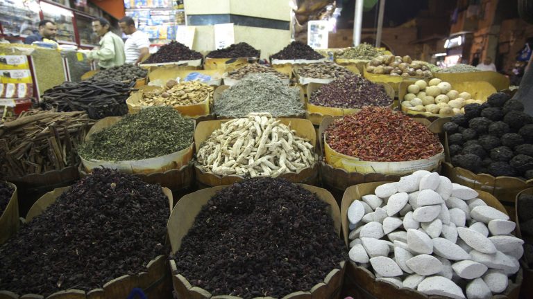 لجنة موضوعاتية تكشف اقتناء مواطنين الأعشاب لارتفاع أسعار الأدوية