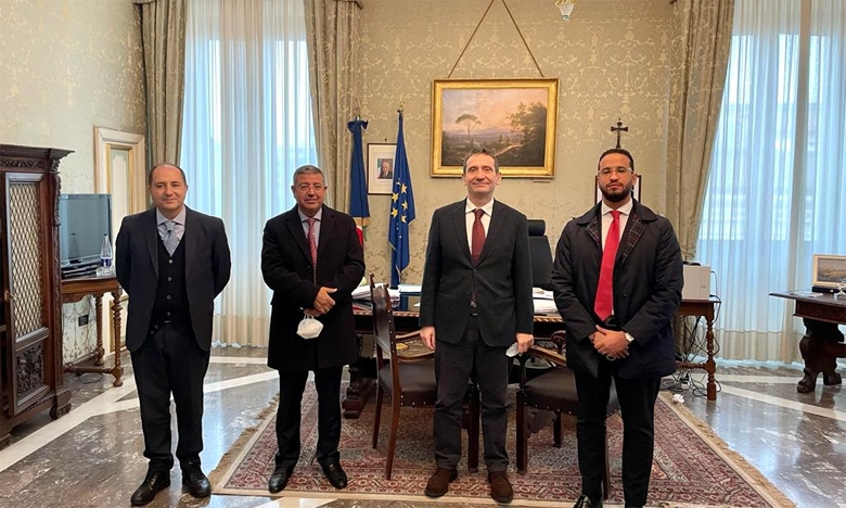 محافظ كازيرتا بإيطاليا يشيد بتفرد المغرب بالاستقرار السياسي في وقت تشهد دول العالم أزمات جراء وباء كورونا