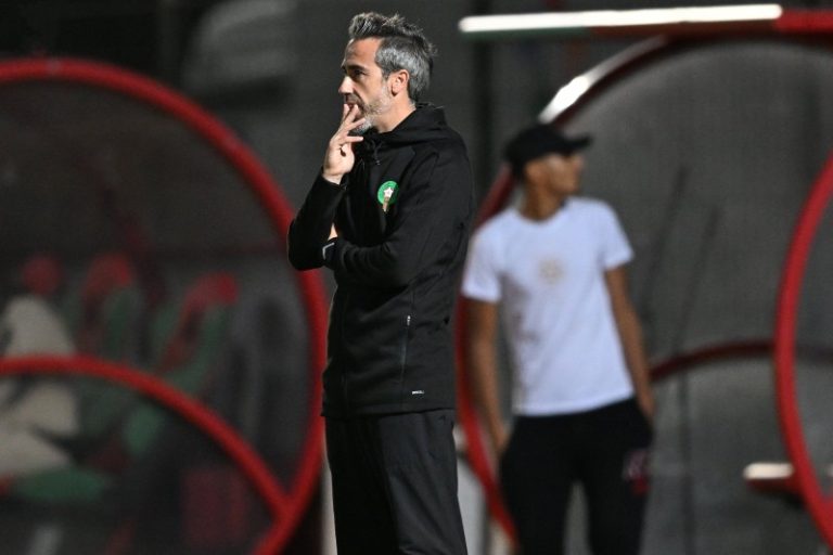 مدرب "منتخب السيدات" يدشن جولة أوروبية