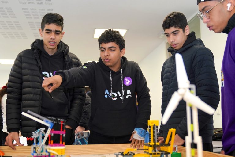 مراكش تحتضن المسابقة الدولية المفتوحة للروبوتيك المغرب 2023