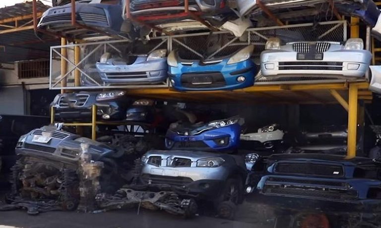 مستــوردو قطــع الغيـار المستعـمل يطــالبون إدارة الجمـارك بالتـراجع عن رفـع تعريفة تعشير بعض أجزاء المحرك