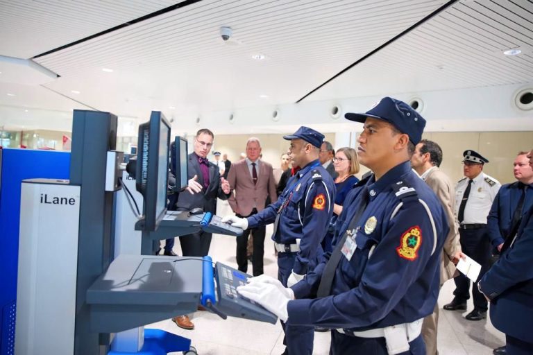 مطار محمد الخامس الدولي: ألمانيا تسلم المغرب معدات متطورة لتدعيم شرطة الحدود (صور)