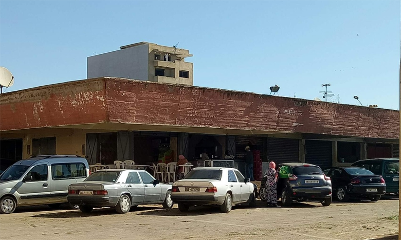 مطالب مستعجلة بإصلاح سوق السمك الوحيد بالخميسات بعد نصف قرن من إنشائه