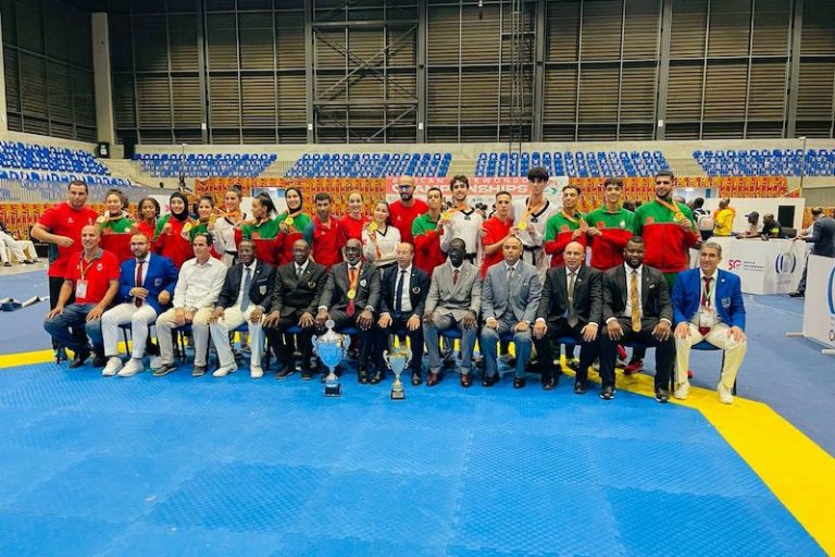 "مقاتلون مغاربة" يلمعون في محافل دولية