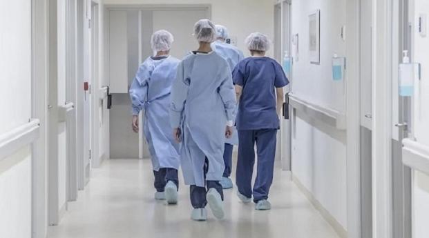 ممارسو الطب بالقطاع الحر يلوحون بإضرابات ورفع دعوى قضائية أمام المحكمة الإدارية