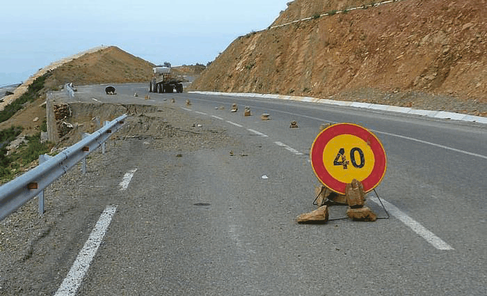 ميدلت-الريش.. انقطاع مؤقت لحركة السير غدا الأربعاء على الطريق الوطنية رقم 13