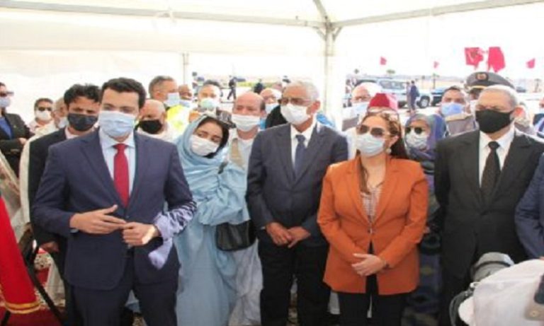 نزهة بوشارب تعطي انطلاقة برنامج تأهيل الأحياء ناقصة التجهيز بمدينة بوجدور