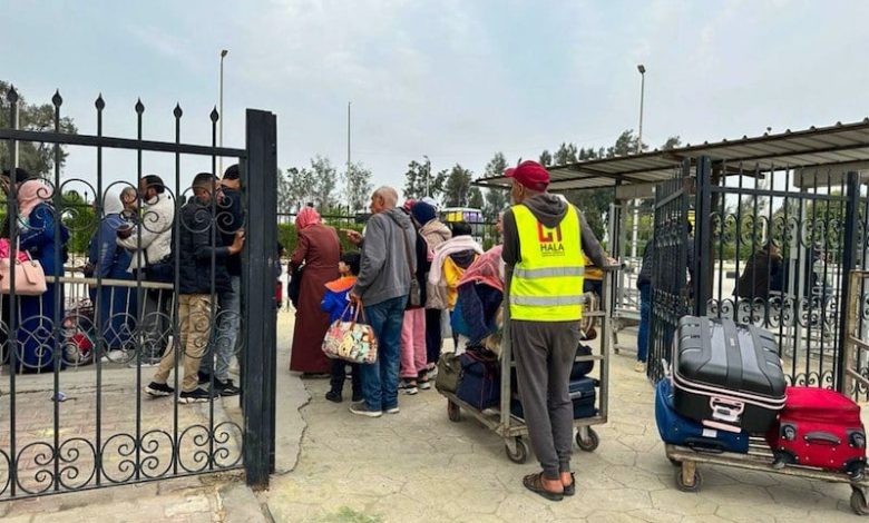 نزوح آلاف الفلسطينيين من غزة اتّجاه رفح نزوح آلاف الفلسطينيين من غزة اتّجاه رفح