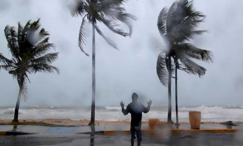 نشرة إنذارية: زخات رعدية قوية ورياح عاتية اليوم السبت وغدا الأحد بعدد من الأقاليم