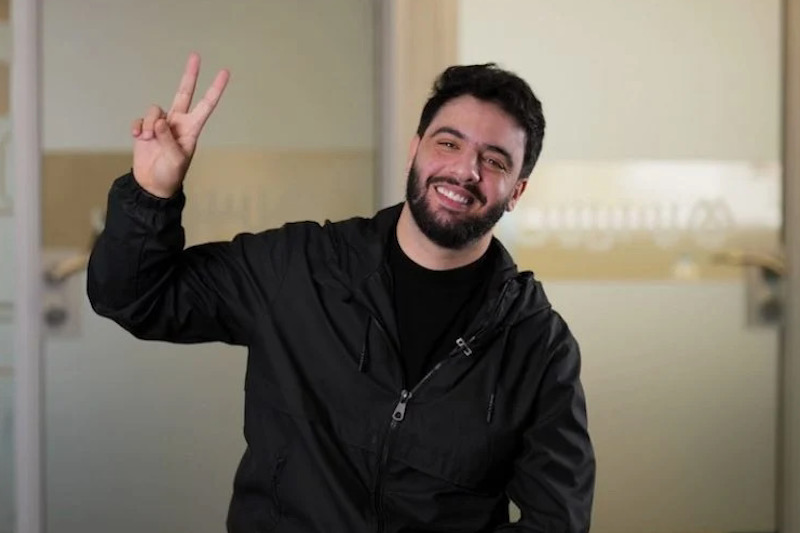 نعمان بلعياشي يعيد الروح لأغنية "ومعاك"